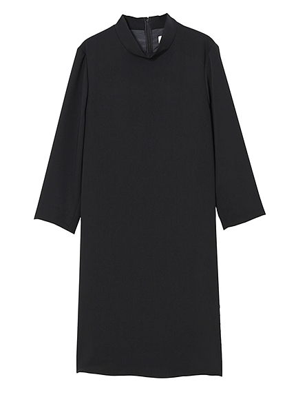 スタンドカラーフレアーワンピース