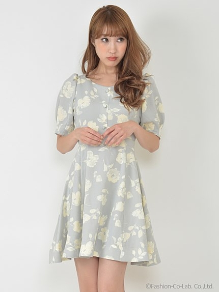 フラワーフレアワンピース