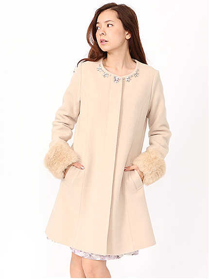 袖ロールノーカラーウールコート