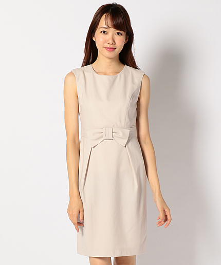 バックペプラムワンピース