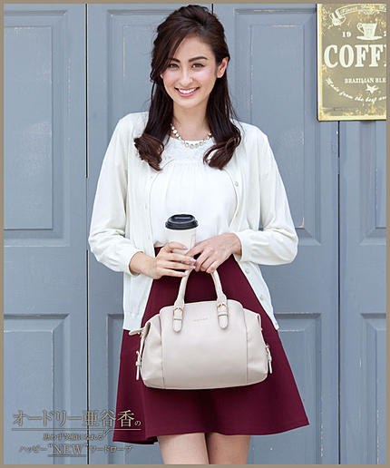 【WEB限定カラー有】ファーチャーム付きミディボストンバッグ