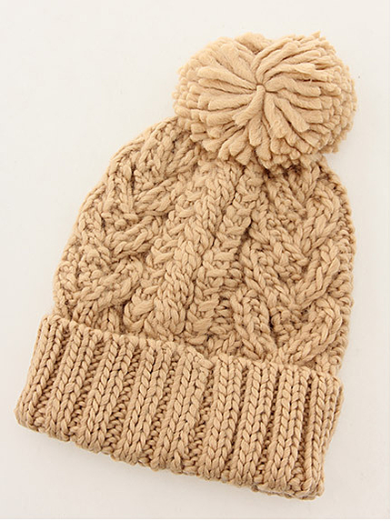 ポンポン付きケーブルニットワッチ