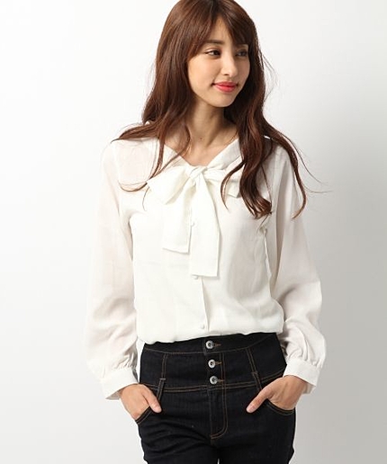 リボンタイブラウス