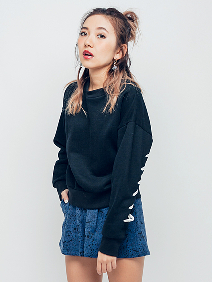 バックレースアップスウェット