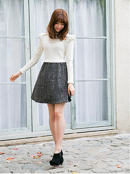 ネックレス風パーツ付きコンビワンピース