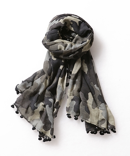 カモフラポンポンストール