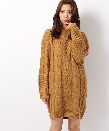 ケーブルニットワンピース