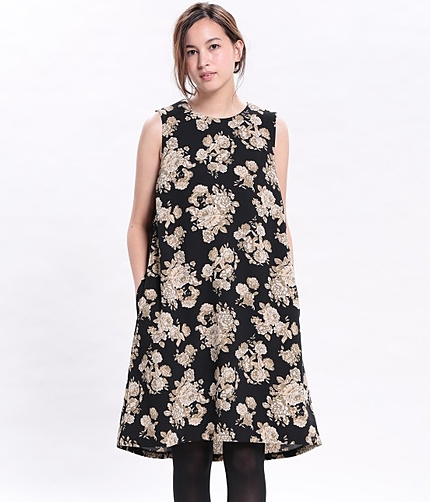 フラワープリントトラペーズワンピース