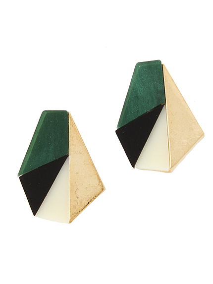 ３カラーストーンピアス