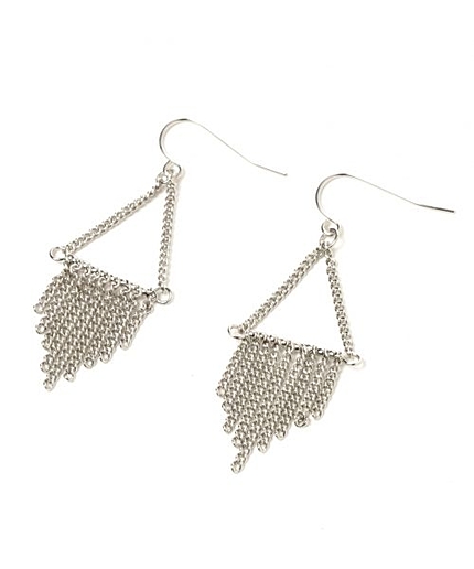 トライアングルチェーンピアス