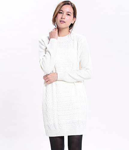 ロービング糸ケーブル入りニットワンピース