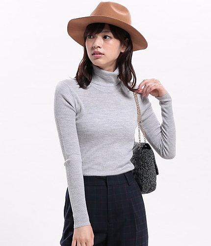 【mina11月号掲載】 WOOL100%　リブタートルネック