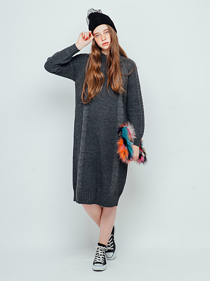 ハイネックケーブルワンピース