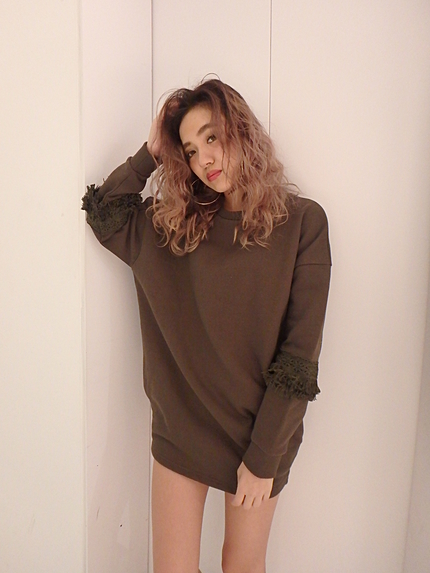 フリンジスリーブスウェット