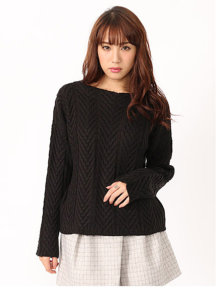 ケーブル柄ニットトップス