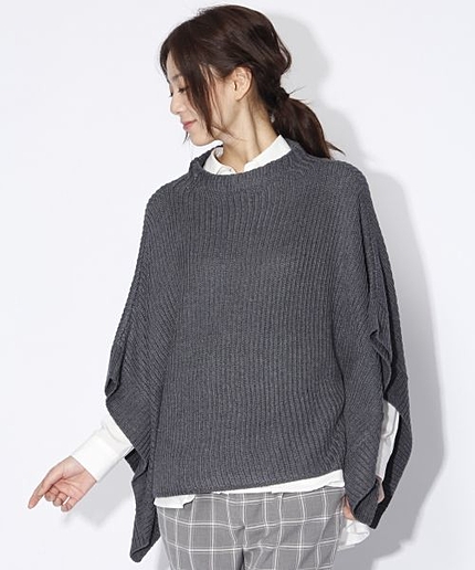 ボトルネックポンチョ