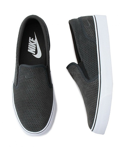 NIKE（ナイキ） ウィメンズトキ プレミアム