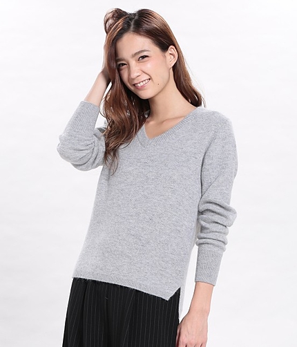 アンゴラ混セッ最後Vネックニットプルオーバー