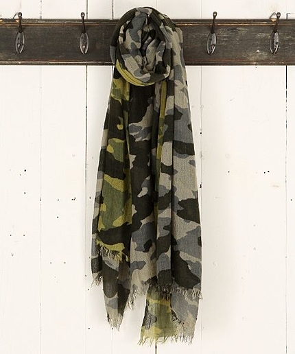 カモフララインプリントストール