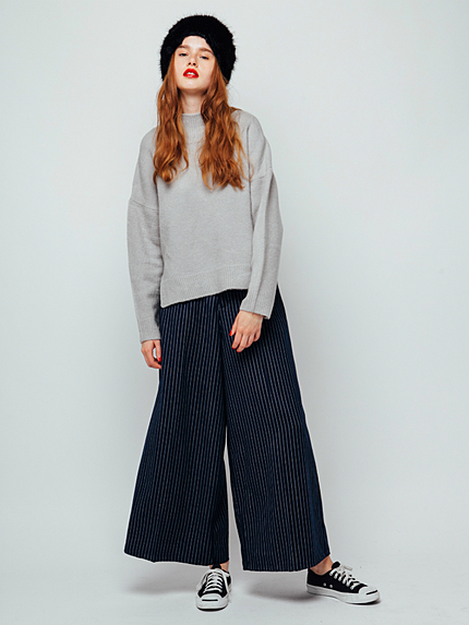 サイドスリットハイネックプルオーバー