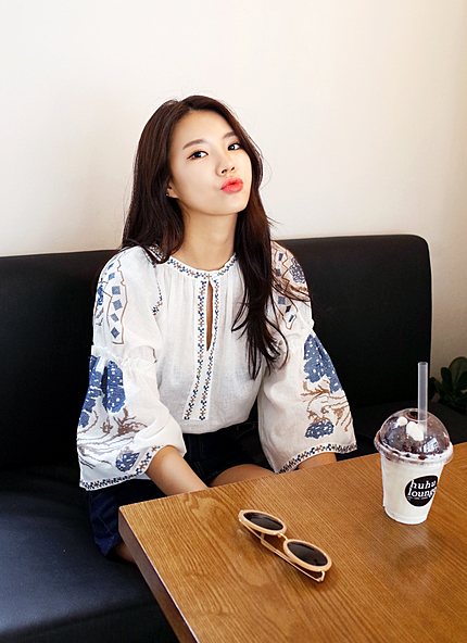 刺繍ルーズコットンブラウス・全2色・b45083