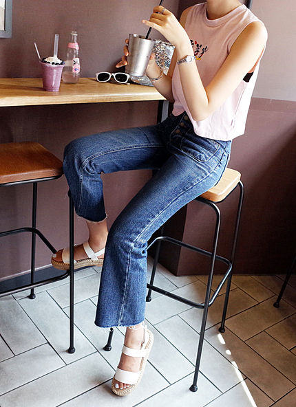 ★送料無料★ボタンフライブーツカットジーンズ・全2色・t45056