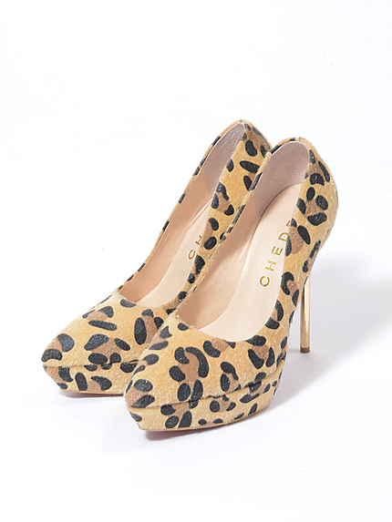 ヒョウ柄パンプス