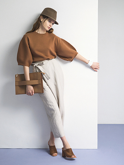 ボリュームスリーブニット