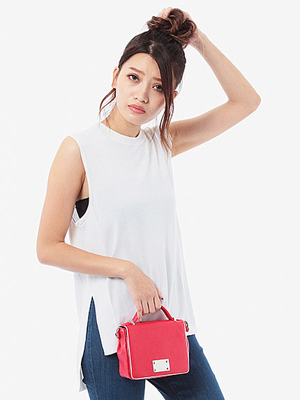 スリットニットトップス