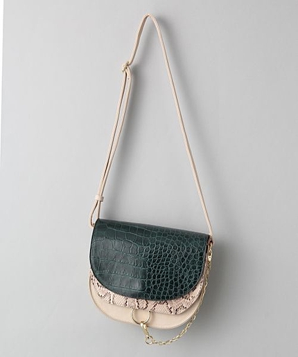 ラウンドフラップショルダー