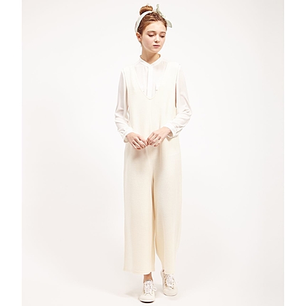 Vネックルーズシルエットオールインワン