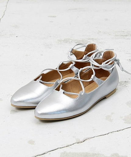 BY∵ レザーレースアップフラットパンプス◇：