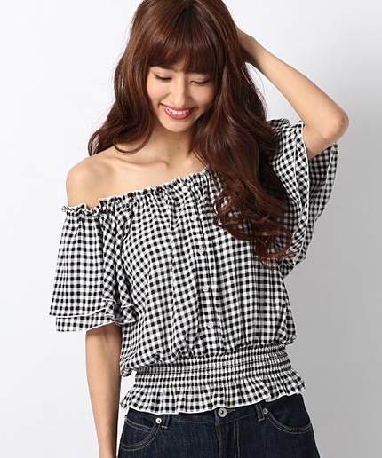 アソートオフショルフリルブラウス