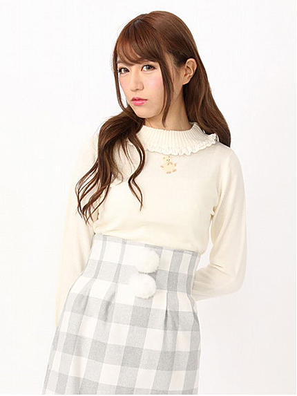 くま刺繍ハイネックTOPS