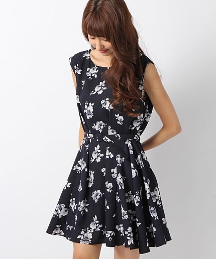 ワントーンフラワーワンピース