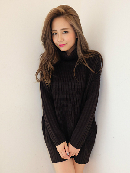 ボリュームタートルニットワンピース