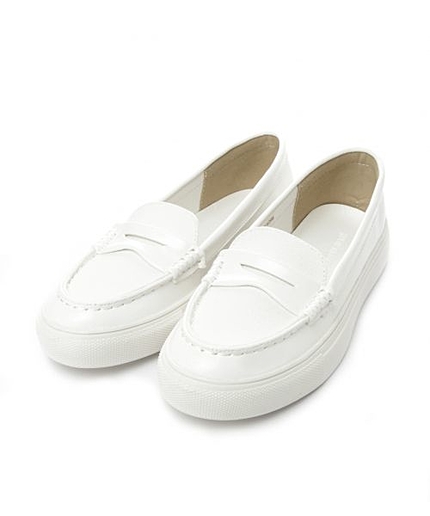 ローファースニーカー