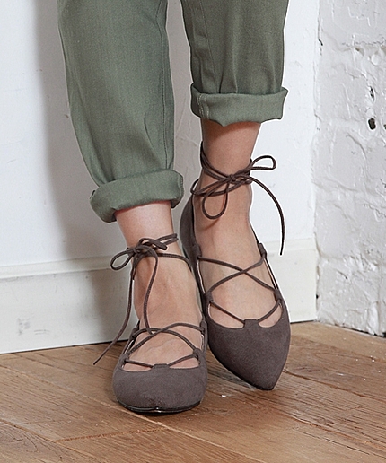 レースアップフラットシューズ