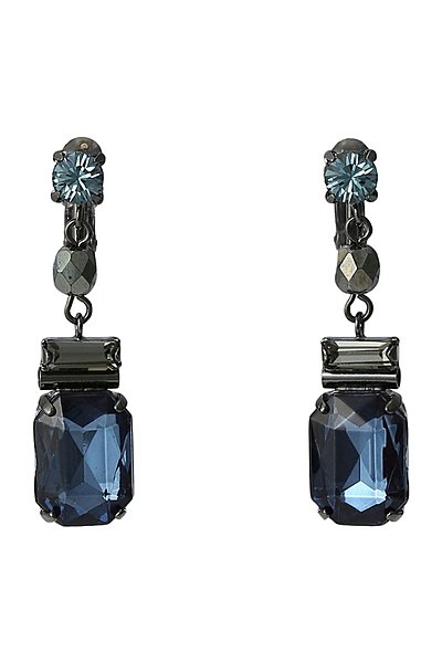 ビジューイヤリング