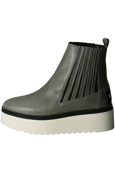 厚底サイドゴアブーティー