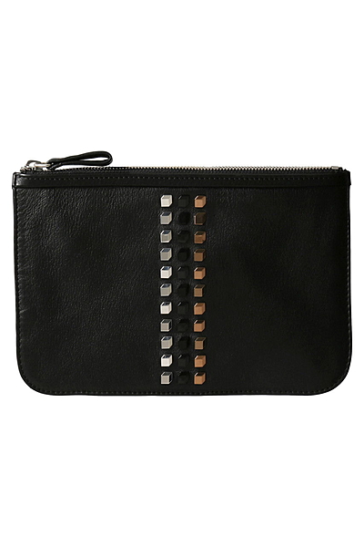 【ELLE 70周年限定】【UNISEX】 キューブスタッズ付きクラッチバッグ