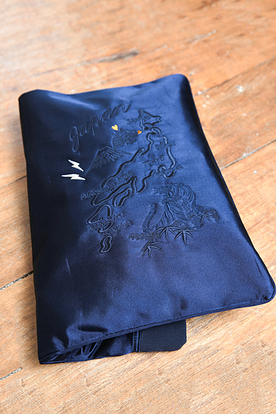 スカジャン刺繍クラッチ