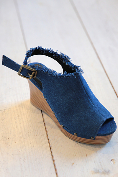 ウェッジハイヴァンプサンダル