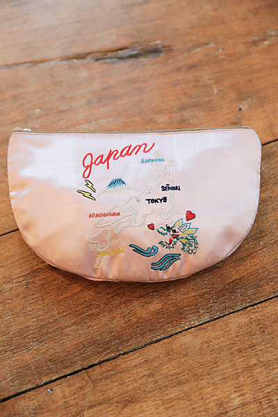 エンブロイダリーポーチ