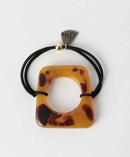 <CIBRE> アクリル ヘンケイモチーフ ポニー