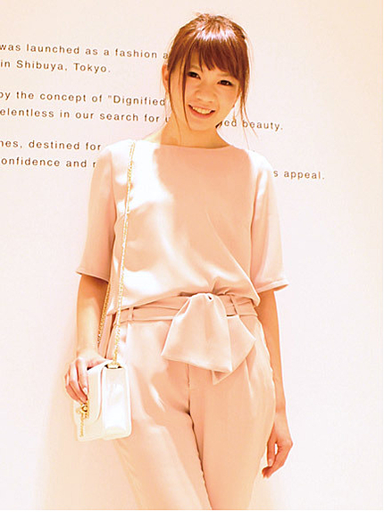 5分袖シンプルブラウス