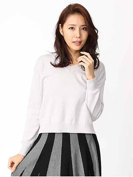 ロンフレッシュVネックシンプルニット
