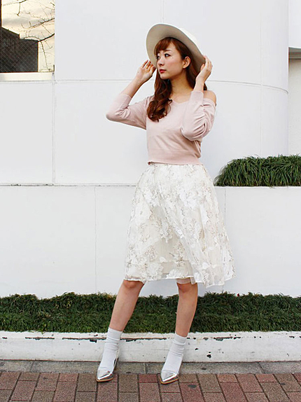 【WEB限定】 オフショルVネックニット