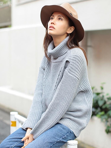 タートルネックラップニット