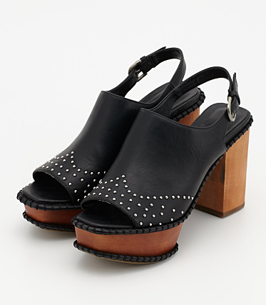 STUDDED WODDEN SOLE SABOT